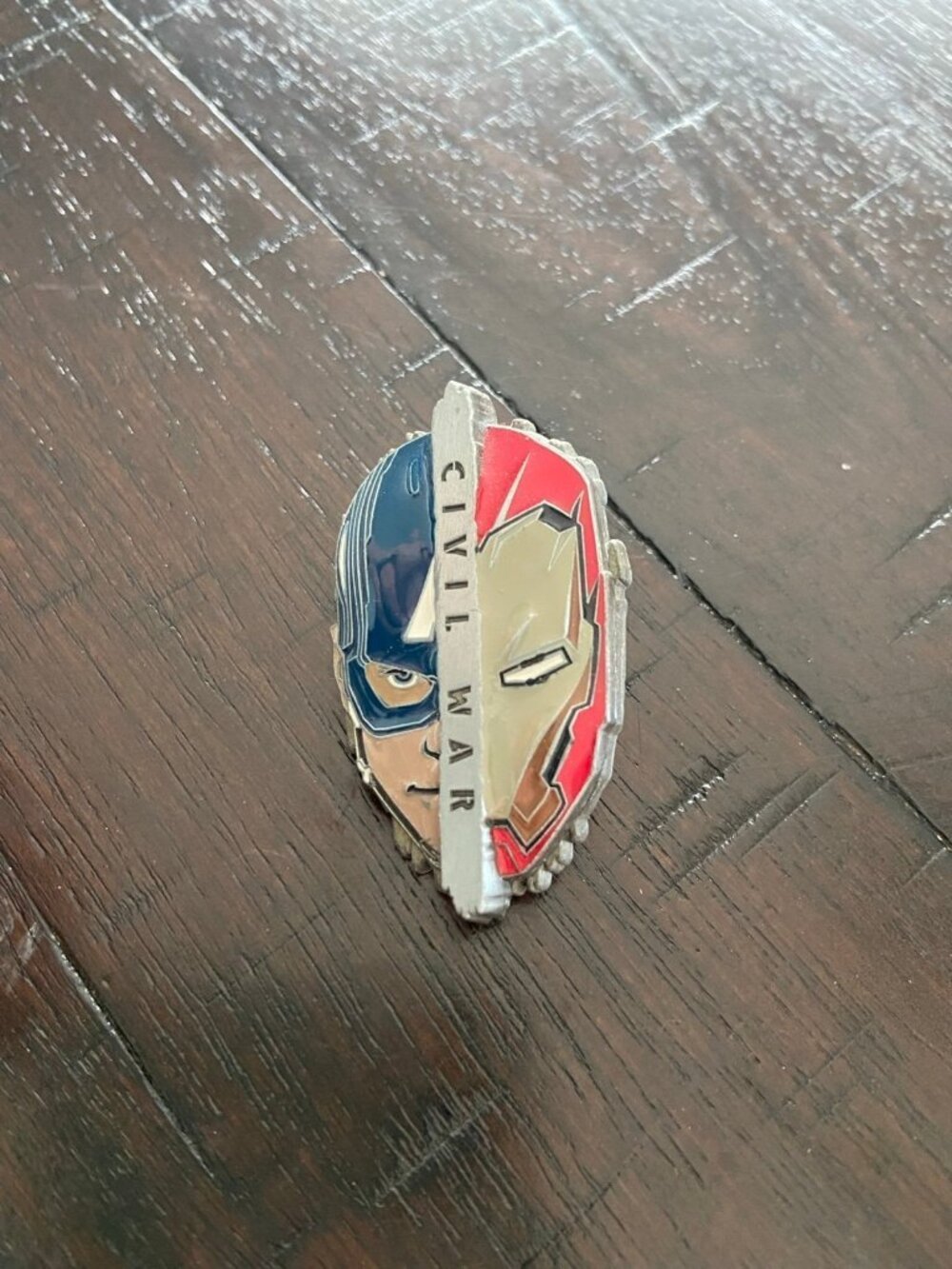 2016 Limited Release Disney/Marvel Captain America & Iron Man Civil War Pin